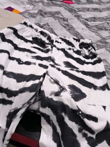 White N Black Pant With Pocket