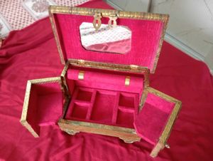 Antique Jewellery Sandook With Wheels