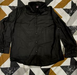 Oversized Black Shirt!