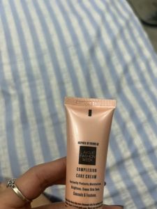 Lakme 9to5 CC Cream - Honey