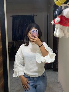 white top with net baloon sleeves