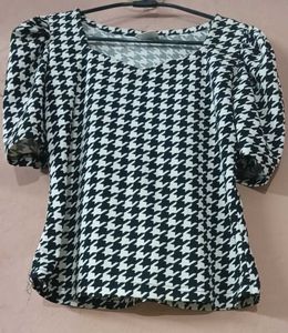 Houndstooth Puff Sleeve Top
