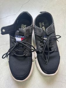 Original Tommy Black Shoes