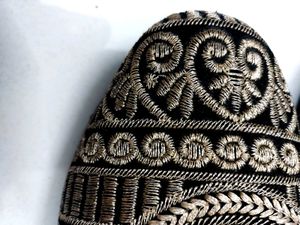 Elegant Embroidered Punjabi Juttis