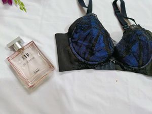 🇳🇿💫 Beautiful Black And Blue Paded Bra