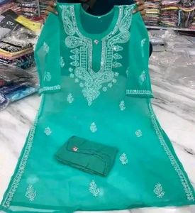 Stylish Chikankaari Kurti