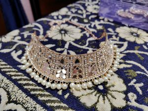 Elegant Pearl Choker