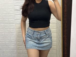 Basic Black Ribbed Crop Top