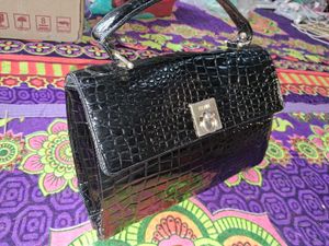 GLOSSY ALLIGATOR HAND BAG