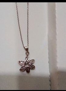 STERLING 925 SILVER CHAIN AND PENDANT. PURE SILVER.