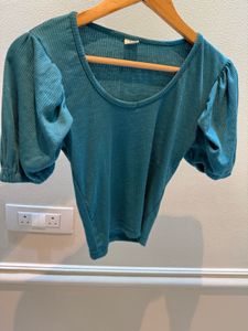 Ribbed Puff Sleeve Top