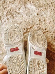 School 👟