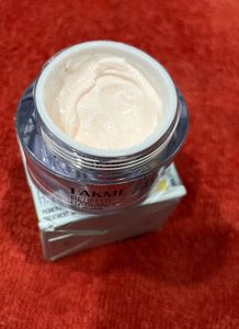 Lakme Perfect Radiance Day Creme