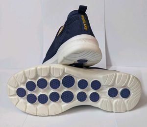 Mens Slip On Walking Shoes Size 8 👟