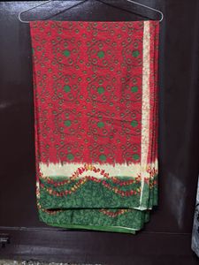Red &amp; Green Bandhani Saree