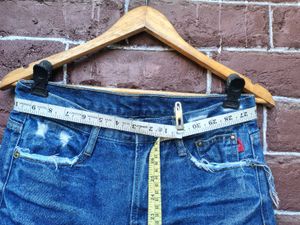 Low waisted denim jeans