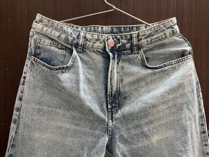 Wide Leg Light Wash Jeans