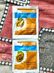 Everyuth Walnut Scrub Sachets (x2)