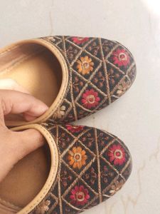 Black Ethnic Punjabi Juttis