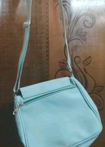 Pretty Sling Bag