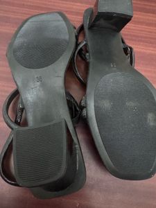 Zudio Black Heels