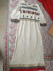 Beautifully Embroidered Kurti