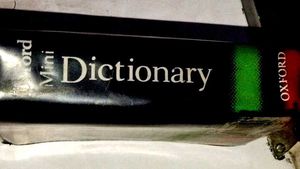 OXFORD ENGLISH MINI DICTIONARY