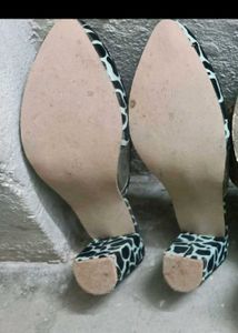 Chic Animal Print Heels