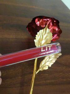 Myglamm LIT Liquid Matte Lipstick