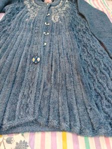 (New)Blue Embroidered Cardigan