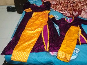 Twinning Combo Of Mother Daughter Ethnic Wear