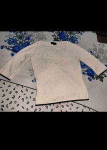 🐼BLACK &amp; WHITE FITTED TOP🐼