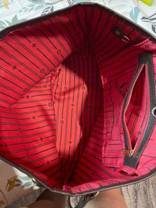🔻price Drop Louis Vuitton Handbag 👜