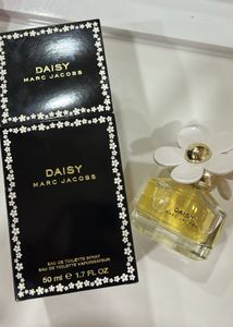 Marc Jacobs Daisy