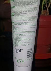 Organic Harvest 6-in-1 Brightening Face Wash