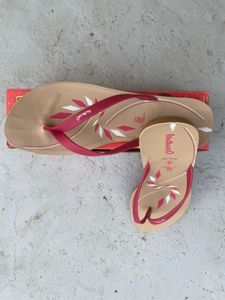 Walkaroo Women&#39;s Flip-Flops - Size 8