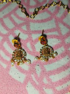 Necklace &amp; Earring Set