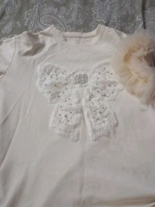 Ivory T-shirt with Lace & Pearl Bow