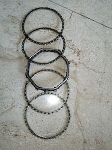 Silver Tone Bangle Set