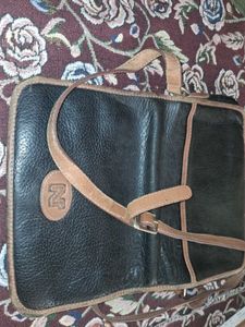 Nina Ricci Paris 100 %leather Bag