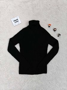 Zara Black Turtleneck Sweater