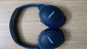 Bose Soundtrue Over The Ear2 Headphones Navy Blue