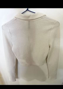H&amp;M ripped crop v neck top