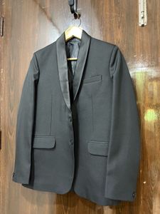 Stylish Black 2-Piece Suit