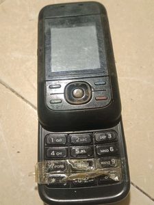 Vintage Nokia 5200 phone 📱