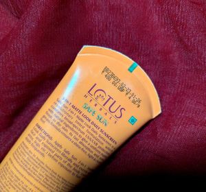 Lotus Herbals Safe Sun SPF 40