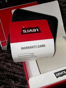 Levi&#39;s Men&#39;s Wallet - New in Box