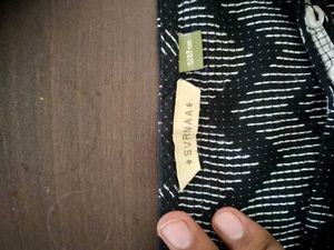 SUVRNAA Chic Navy Zigzag Midi Dress