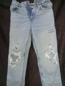 ZARA BOYFRIEND RIPPED JEANS