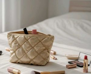 Makeup pouch👝